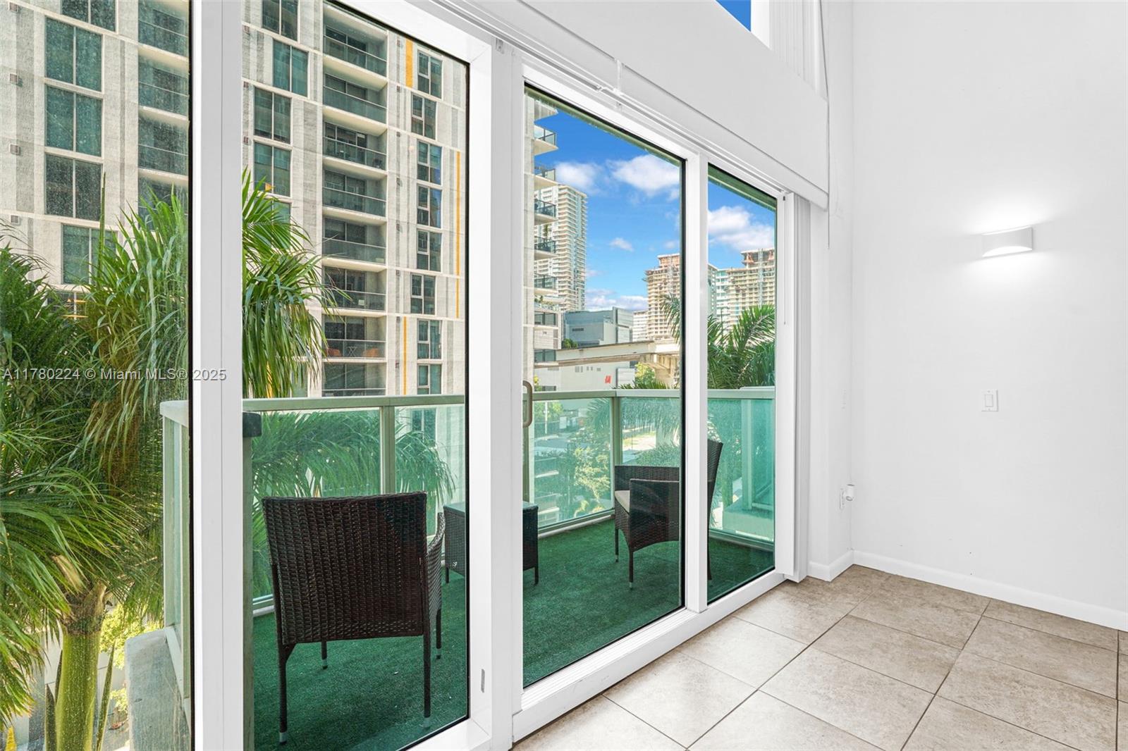 41 Southeast 5th Street, Unit 406 Miami, FL 33131 - Photo 3 of 68