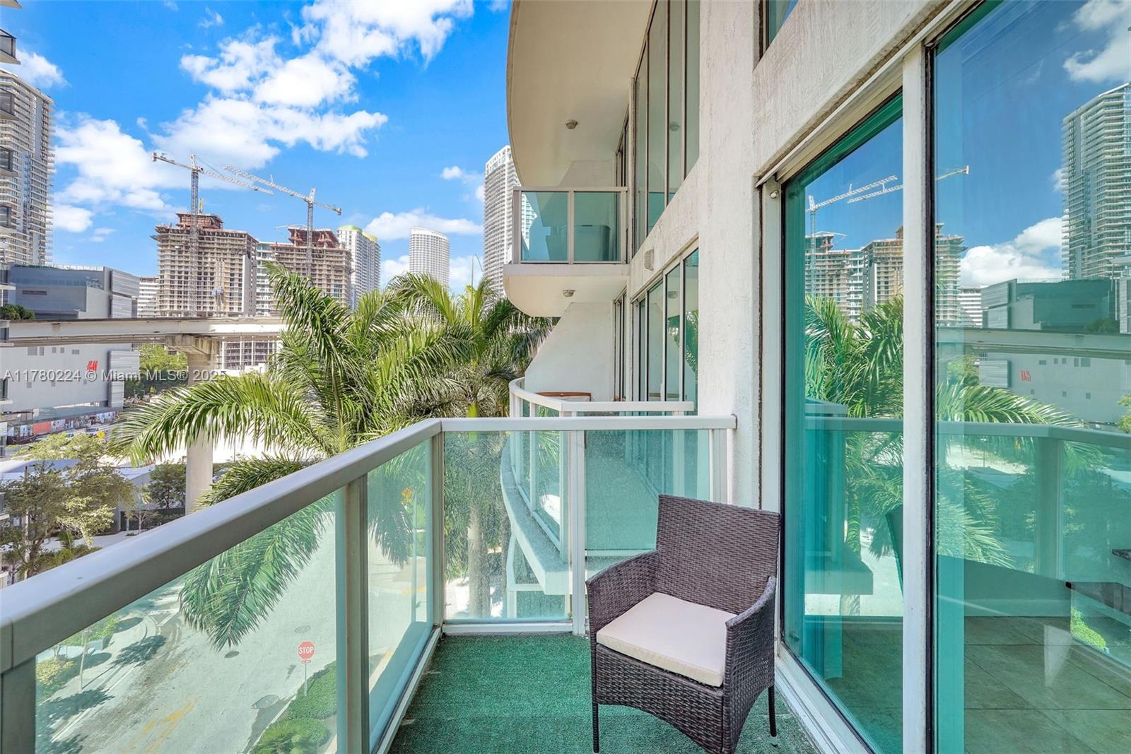 41 Southeast 5th Street, Unit 406 Miami, FL 33131 - Photo 42 of 68