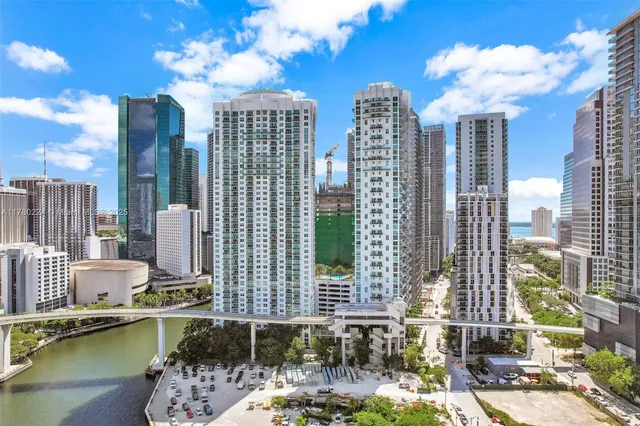 $475,000 | 41 Southeast 5th Street, Unit 406, Miami, FL 33131