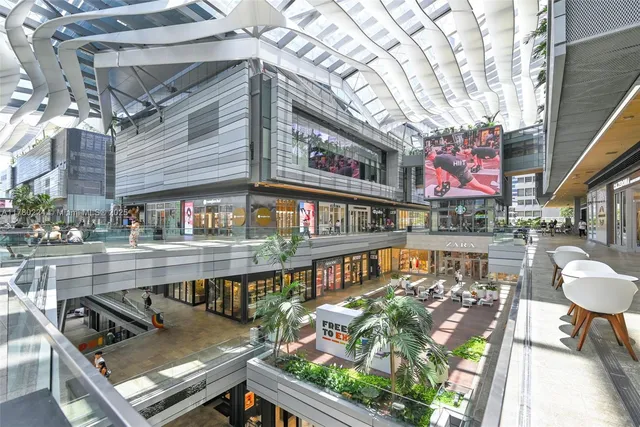 $475,000 | 41 Southeast 5th Street, Unit 406, Miami, FL 33131