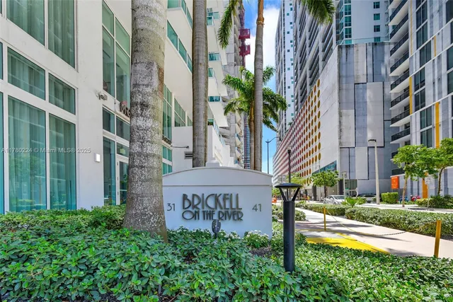 $475,000 | 41 Southeast 5th Street, Unit 406, Miami, FL 33131