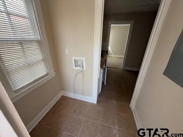 $1,000 | 923 North Tyler Avenue, Tyler, TX 75702