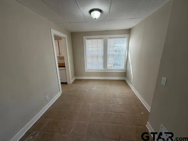 $1,000 | 923 North Tyler Avenue, Tyler, TX 75702