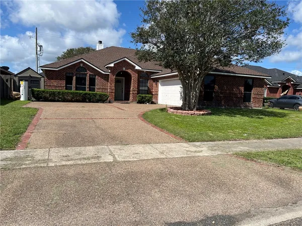 $2,300 | 6625 La Bianca Drive, Corpus Christi, TX 78414