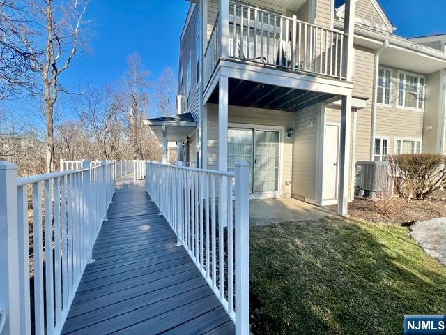 1023 Castle Road Mahwah, NJ 07430 - Photo 4 of 17
