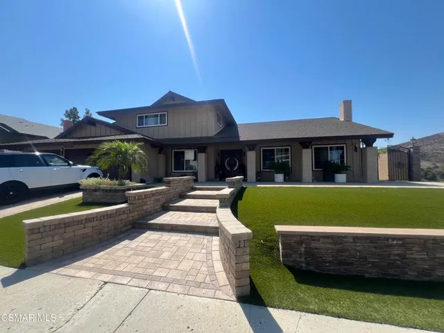 $1,350,000 | 334 West Avenida De Las Flores, Thousand Oaks, CA 91360