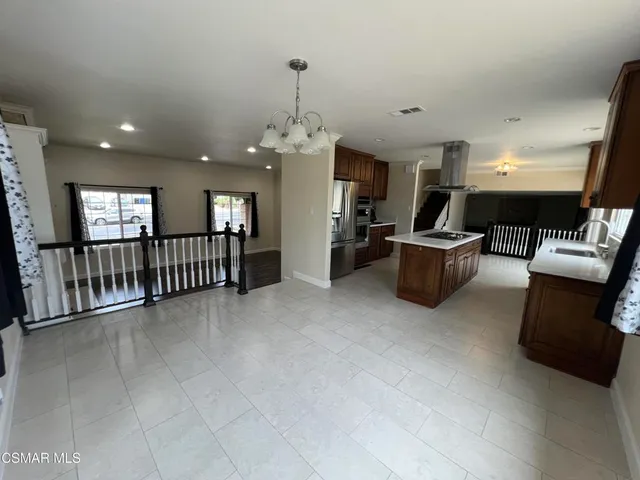 $1,350,000 | 334 West Avenida De Las Flores, Thousand Oaks, CA 91360