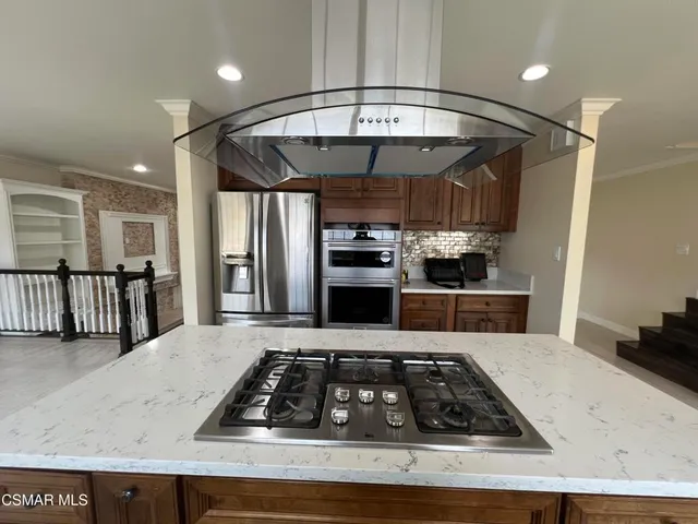 $1,350,000 | 334 West Avenida De Las Flores, Thousand Oaks, CA 91360