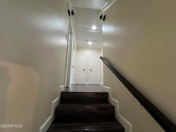 $1,249,999 | 334 West Avenida De Las Flores, Thousand Oaks, CA 91360