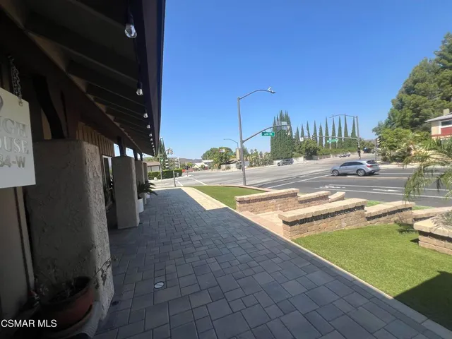 $1,350,000 | 334 West Avenida De Las Flores, Thousand Oaks, CA 91360