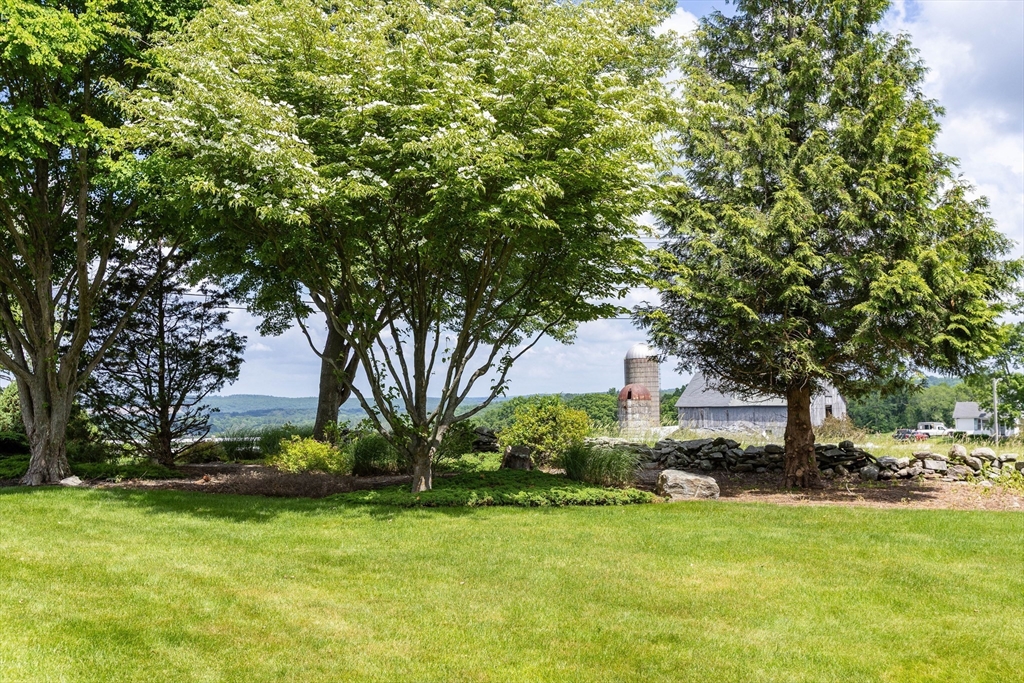 31 Fort Hill Road Oxford, MA 01540 - Photo 9 of 28
