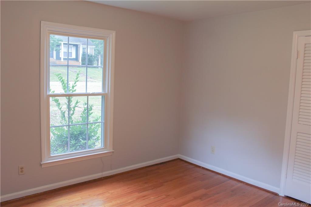 7538 Riding Trail Road Charlotte, NC 28212 - Photo 12 of 17