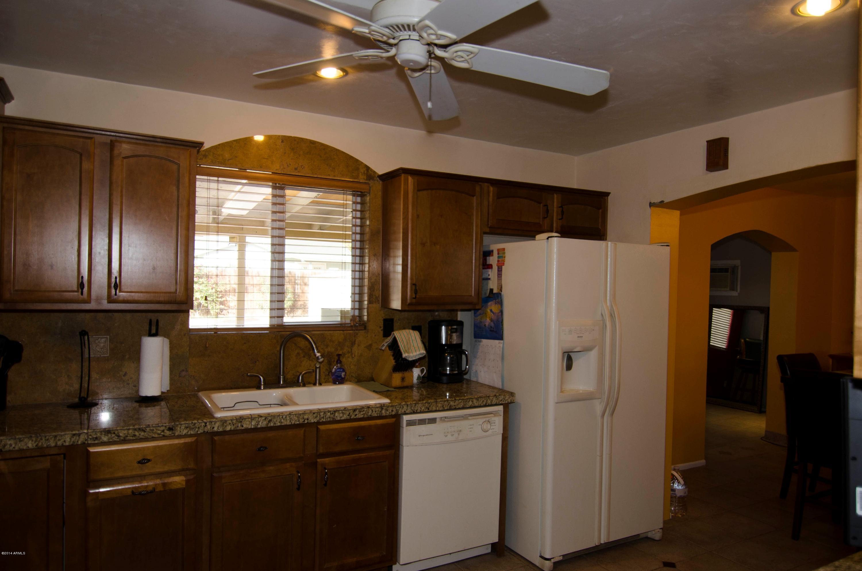 3916 West Griswold Road Phoenix, AZ 85051 - Photo 12 of 24 Kitchen