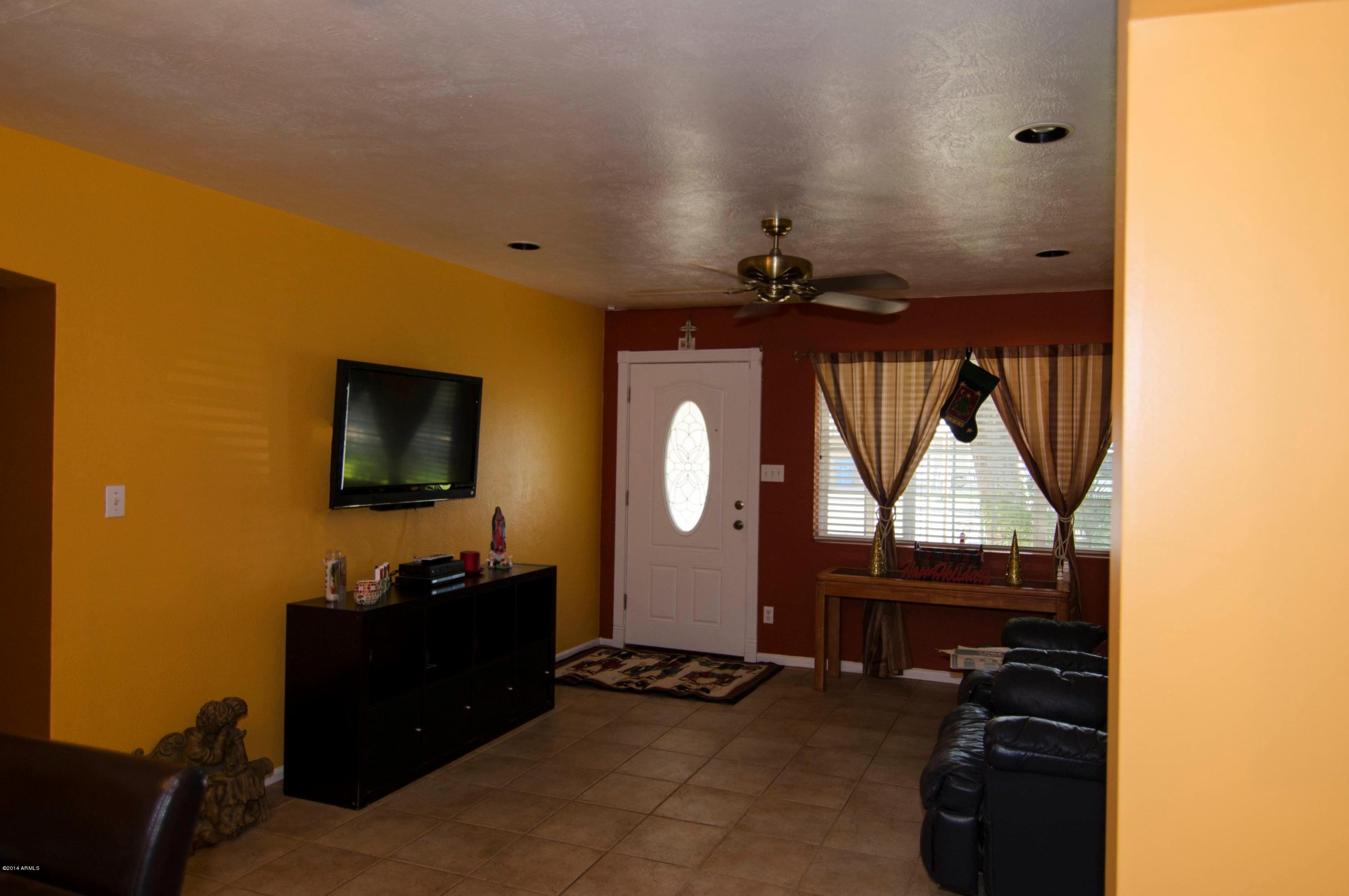 3916 West Griswold Road Phoenix, AZ 85051 - Photo 2 of 24 Great Room