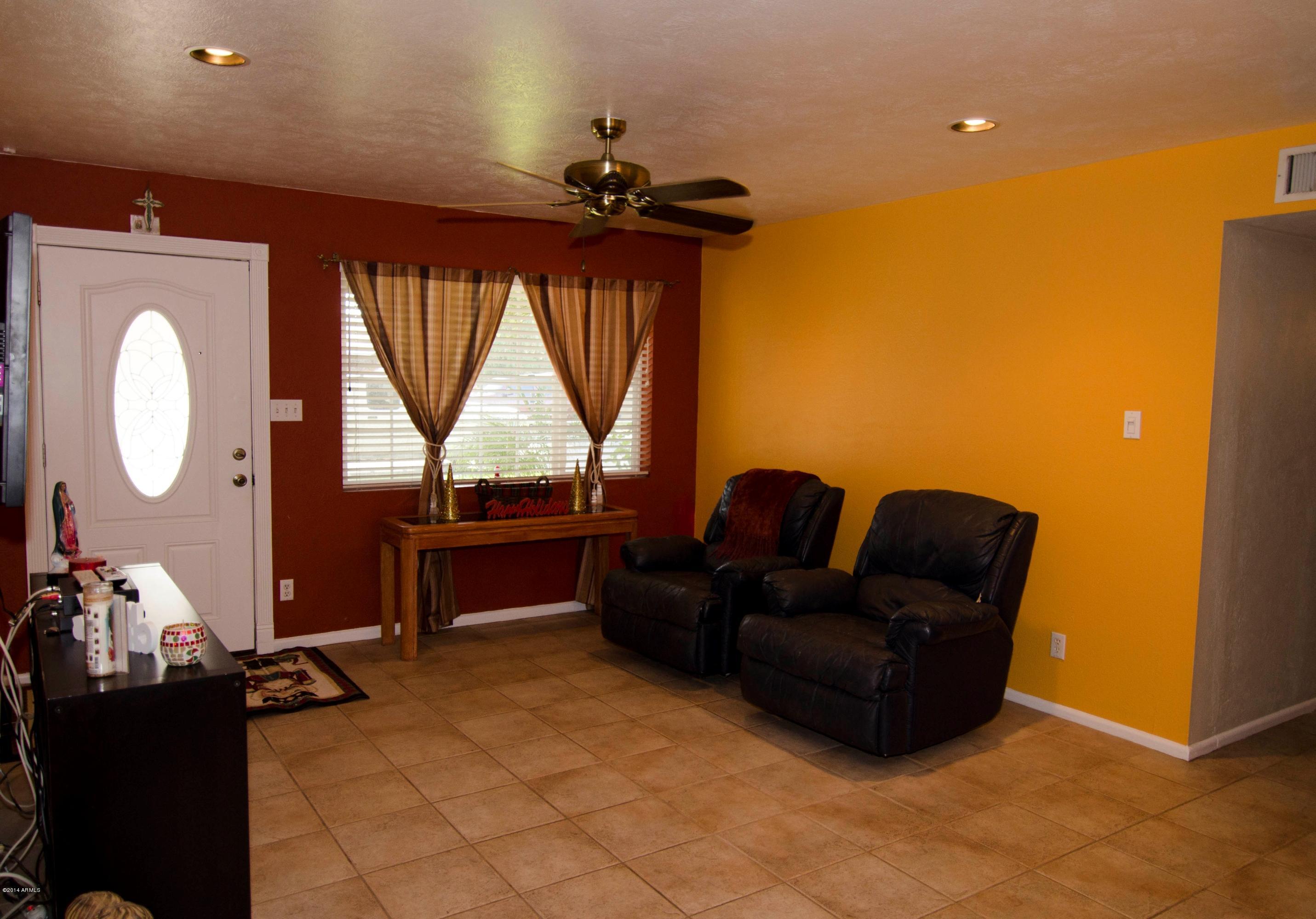 3916 West Griswold Road Phoenix, AZ 85051 - Photo 3 of 24 Great Room