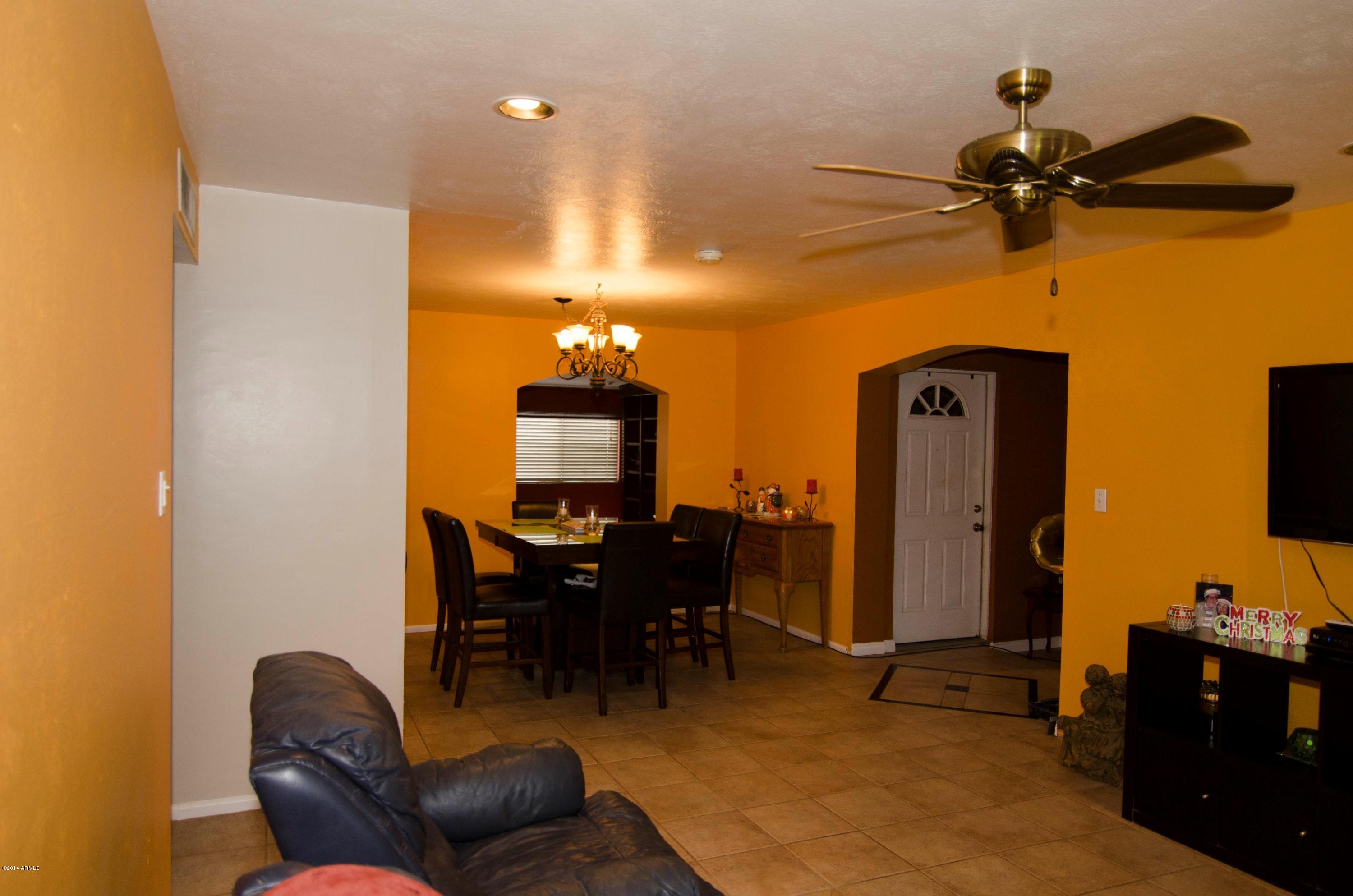 3916 West Griswold Road Phoenix, AZ 85051 - Photo 5 of 24 Great Room/Dining Area