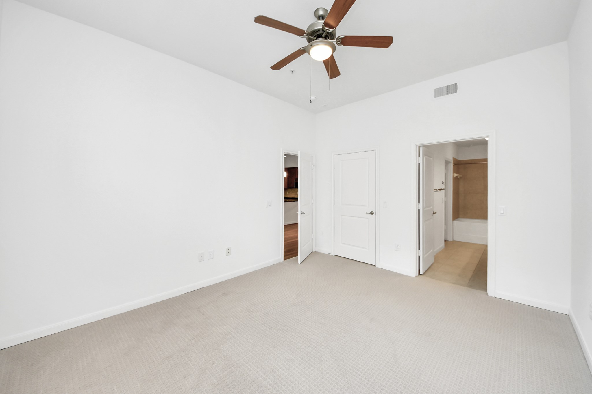 6363 San Felipe Street, Unit 465 Houston, TX 77057 - Photo 26 of 49 a view of empty room
