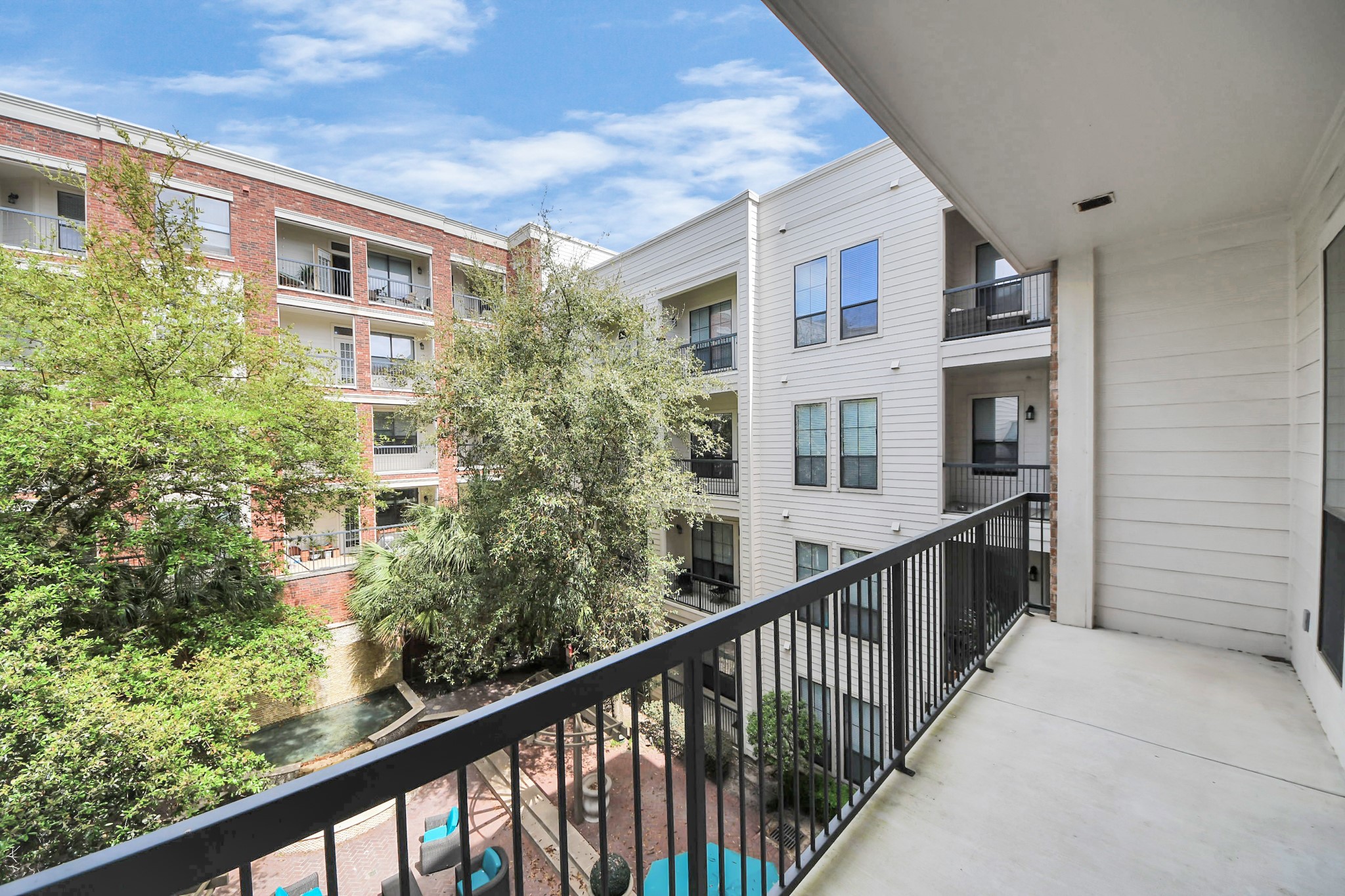 6363 San Felipe Street, Unit 465 Houston, TX 77057 - Photo 32 of 49 a city view from balcony