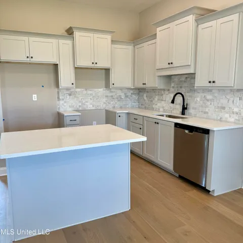 $360,900 | 768 Coahoma Court, Nesbit, MS 38651