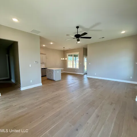 $360,900 | 768 Coahoma Court, Nesbit, MS 38651