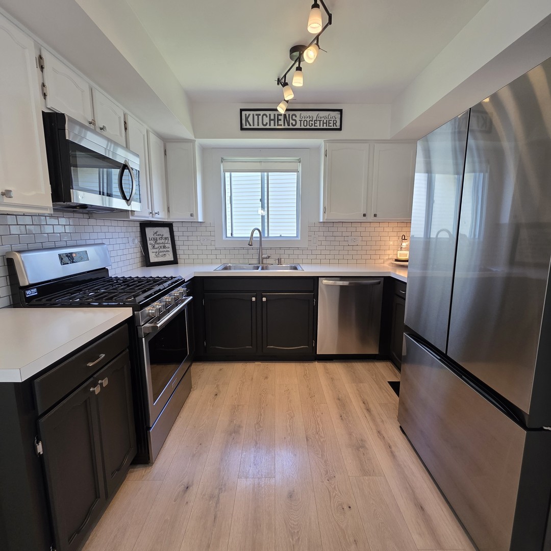 2475 Ridge Avenue Aurora, IL 60504 - Photo 4 of 14