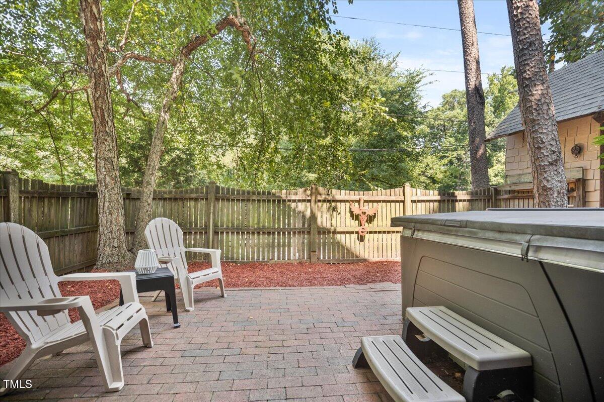 2124 Fallon Oaks Court Raleigh, NC 27608 - Photo 33 of 36 21-IMG_5089