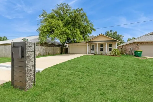 $600,000 | 26 10th Avenue, Shalimar, FL 32579