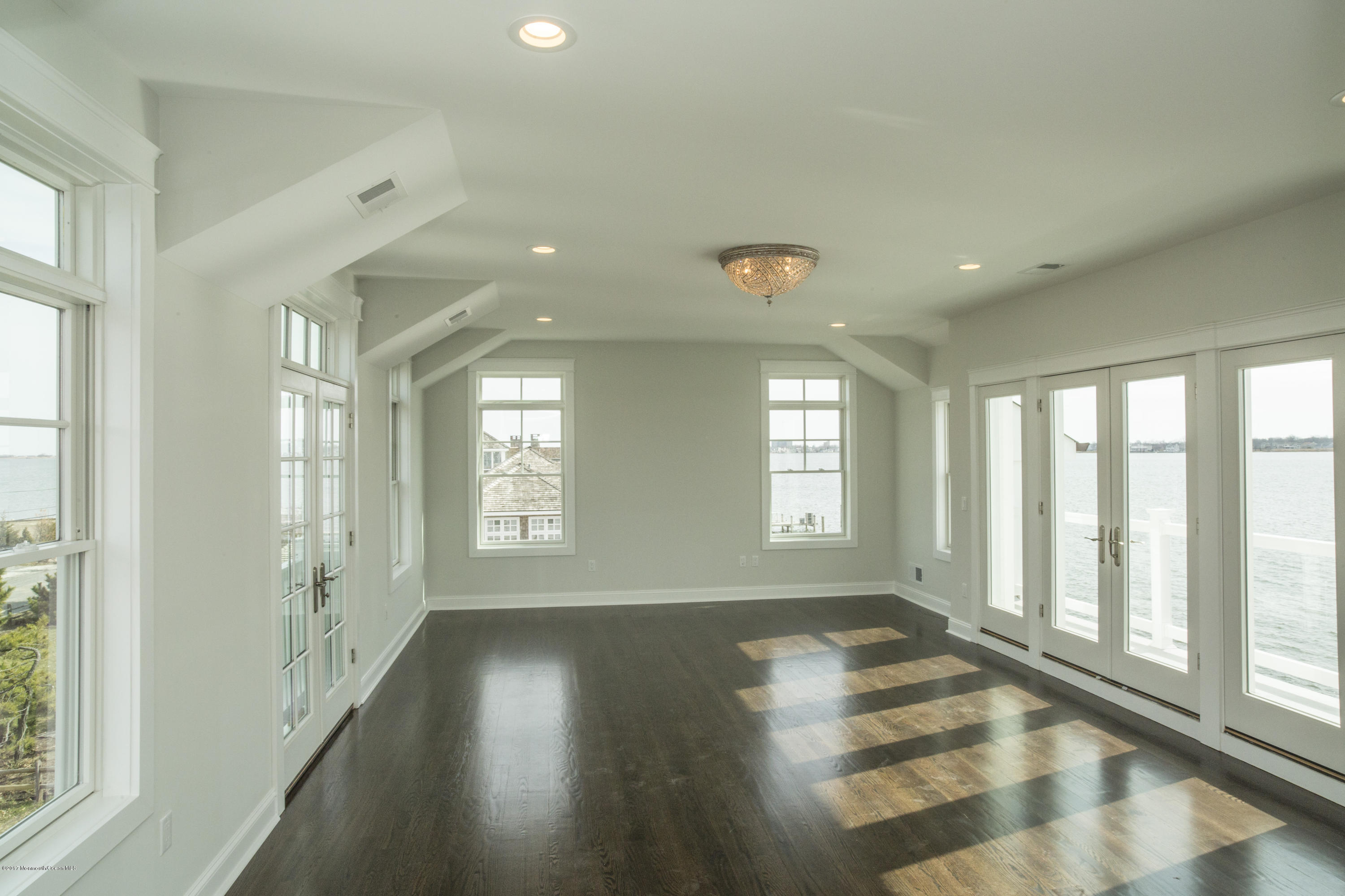688 Little Silver Point Road Little Silver, NJ 07739 - Photo 17 of 38 253A5633