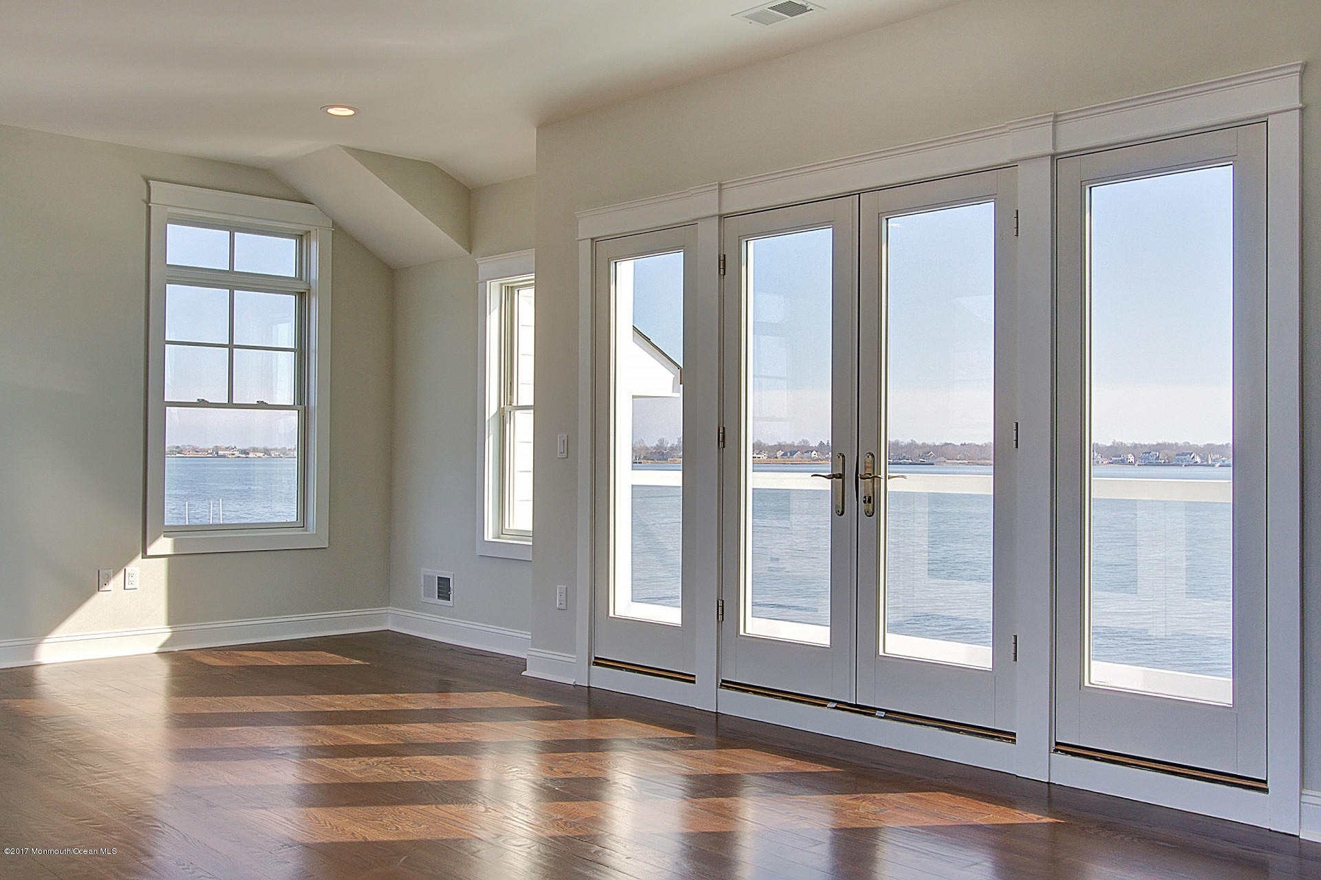 688 Little Silver Point Road Little Silver, NJ 07739 - Photo 18 of 38 17