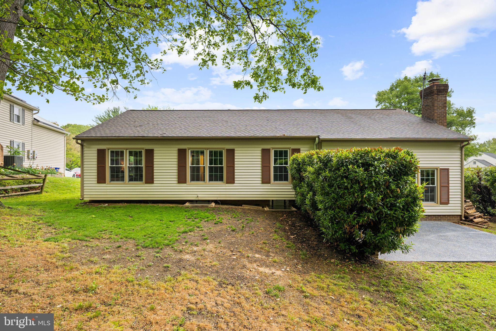 10028 Dellcastle Road Gaithersburg, MD 20886 - Photo 53 of 57 Room to play