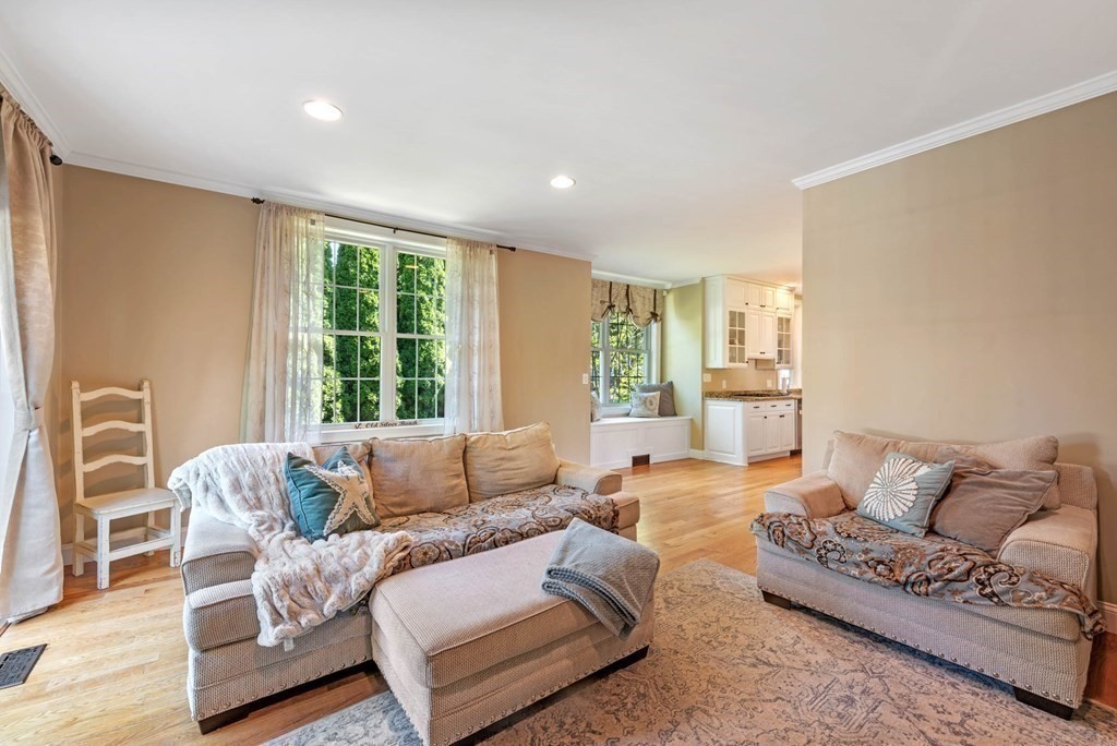 2 Riverside Drive Marblehead, MA 01945 - Photo 15 of 40 Gallery Image 15