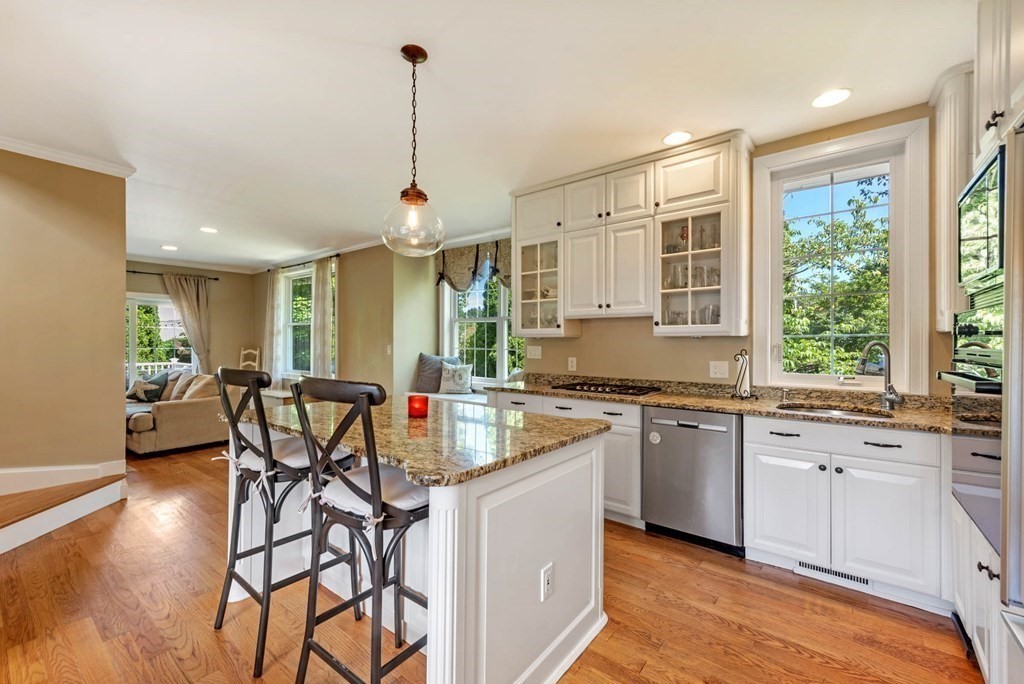 2 Riverside Drive Marblehead, MA 01945 - Photo 5 of 40 Gallery Image 5
