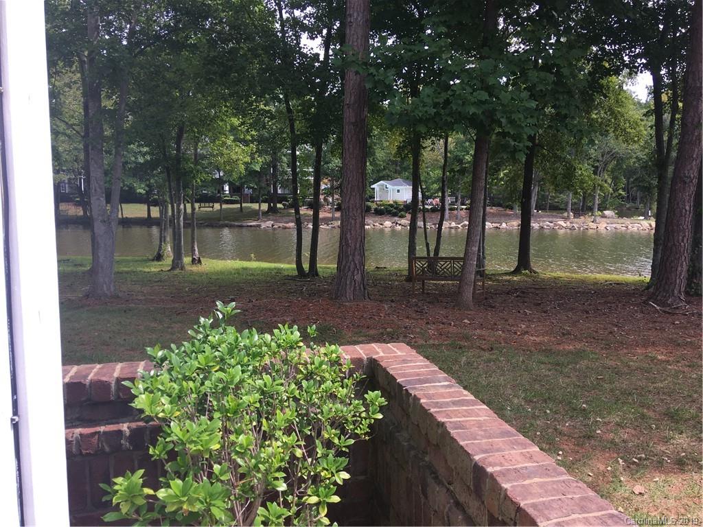 779 Peninsula Drive Davidson, NC 28036 - Photo 29 of 31 a view of a backyard with garden