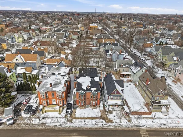 $950 | 136 # 2 York Street, Buffalo, NY 14213