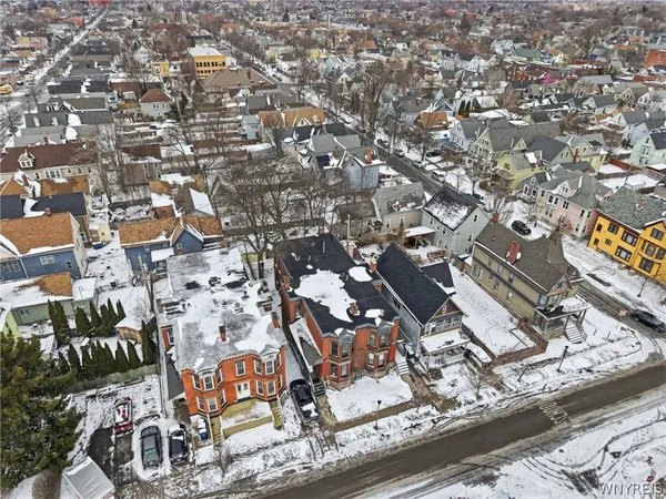 $950 | 136 # 2 York Street, Buffalo, NY 14213