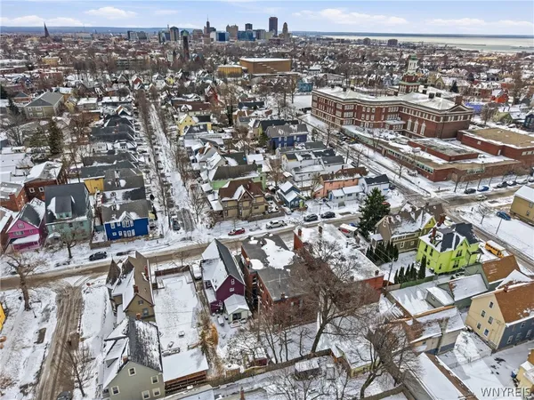 $950 | 136 # 2 York Street, Buffalo, NY 14213
