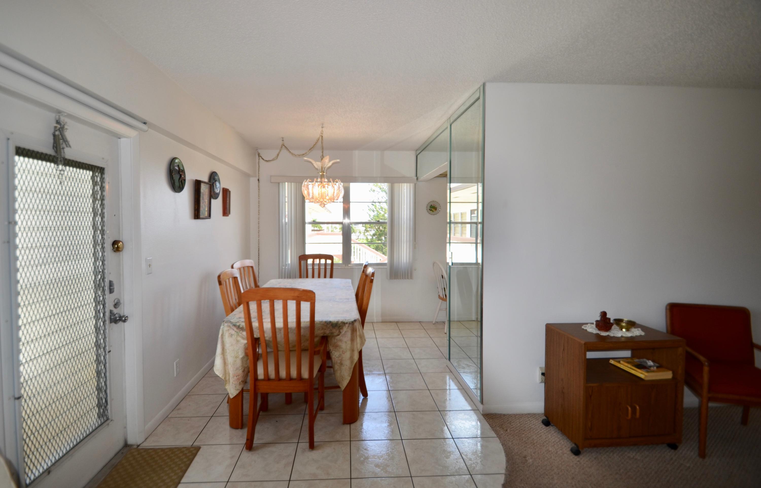 122 Suffolk C Boca Raton, FL 33434 - Photo 2 of 26 DSC_0003 5