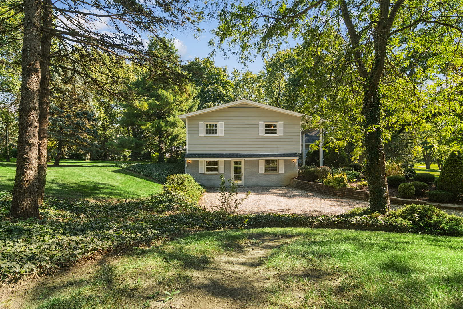 1011 Blackburn Drive Inverness, IL 60067 - Photo 54 of 65