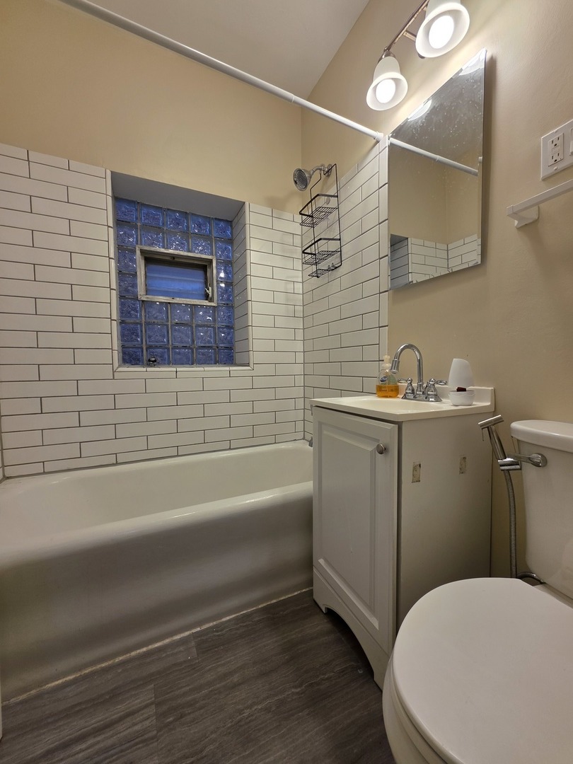 4831 West Roscoe Street, Unit 2 Chicago, IL 60641 - Photo 12 of 16