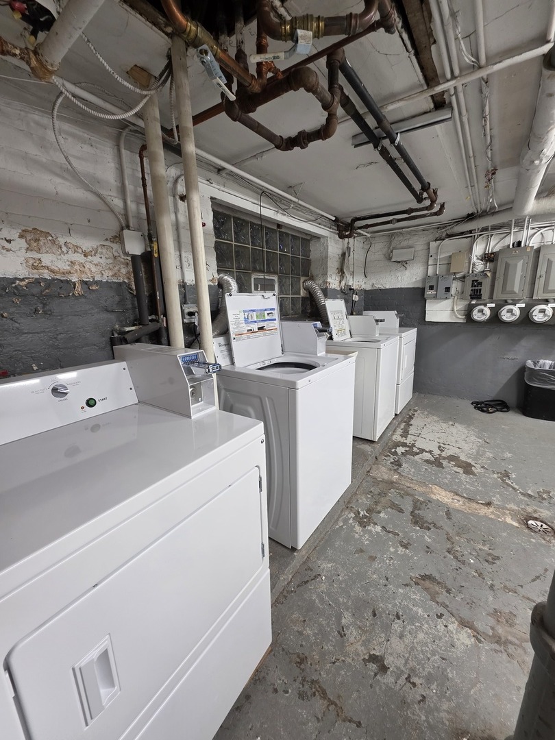 4831 West Roscoe Street, Unit 2 Chicago, IL 60641 - Photo 15 of 16