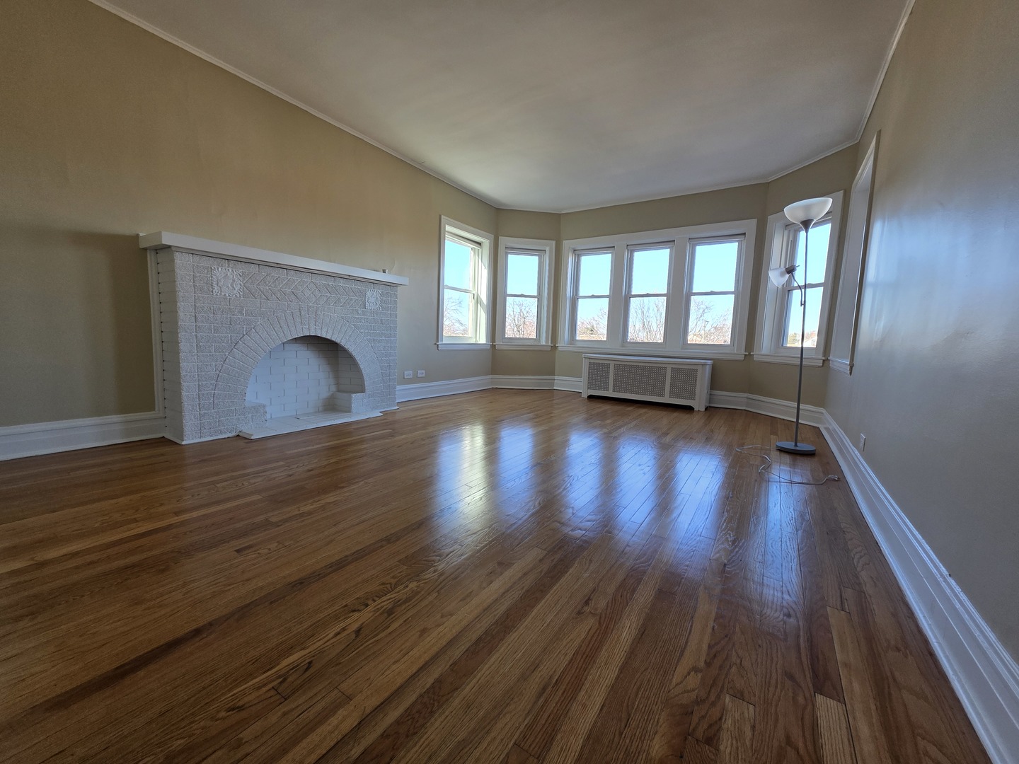 4831 West Roscoe Street, Unit 2 Chicago, IL 60641 - Photo 2 of 16