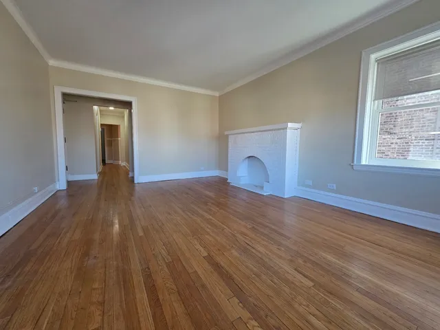 $2,095 | 4831 West Roscoe Street, Unit 2, Chicago, IL 60641