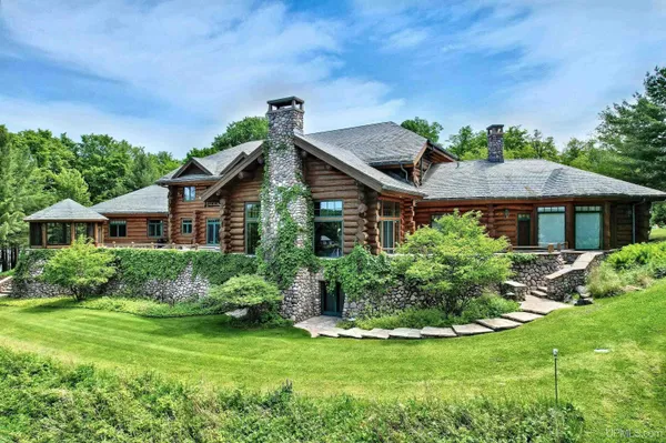 $6,850,000 | 19210 West Mamie Lake Road, Watersmeet, MI 49969