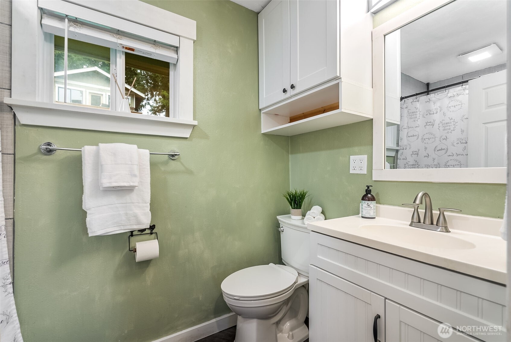 2130 Rocky Point Road Northwest Bremerton, WA 98312 - Photo 11 of 33 Gallery Image 11