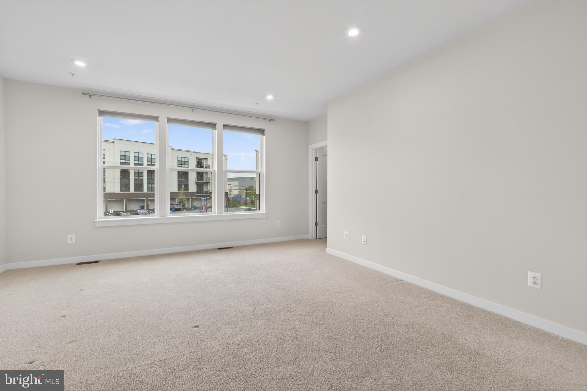 43748 Transit Square Ashburn, VA 20147 - Photo 28 of 43 Master Bedroom View#2
