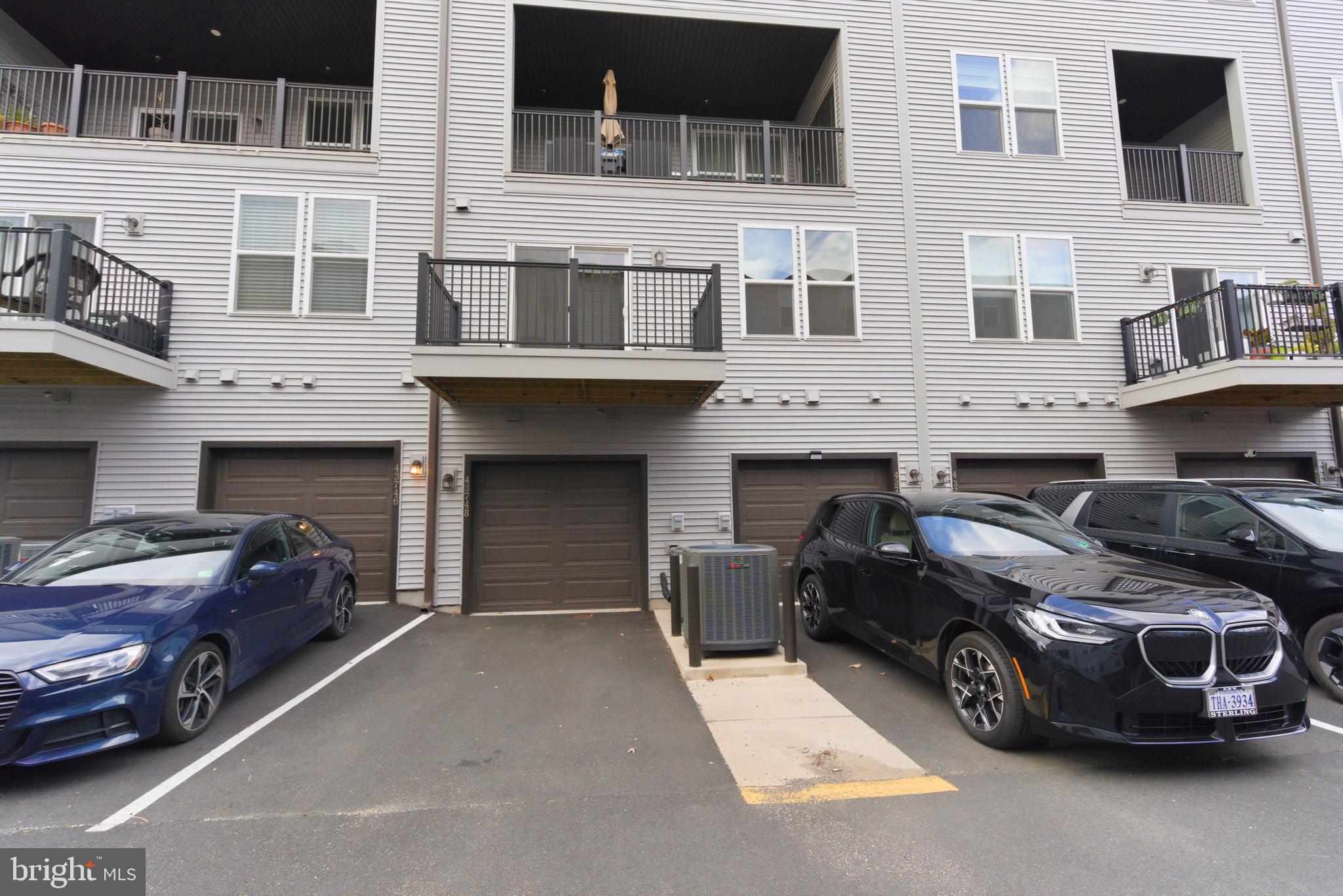 43748 Transit Square Ashburn, VA 20147 - Photo 39 of 43 Rear View