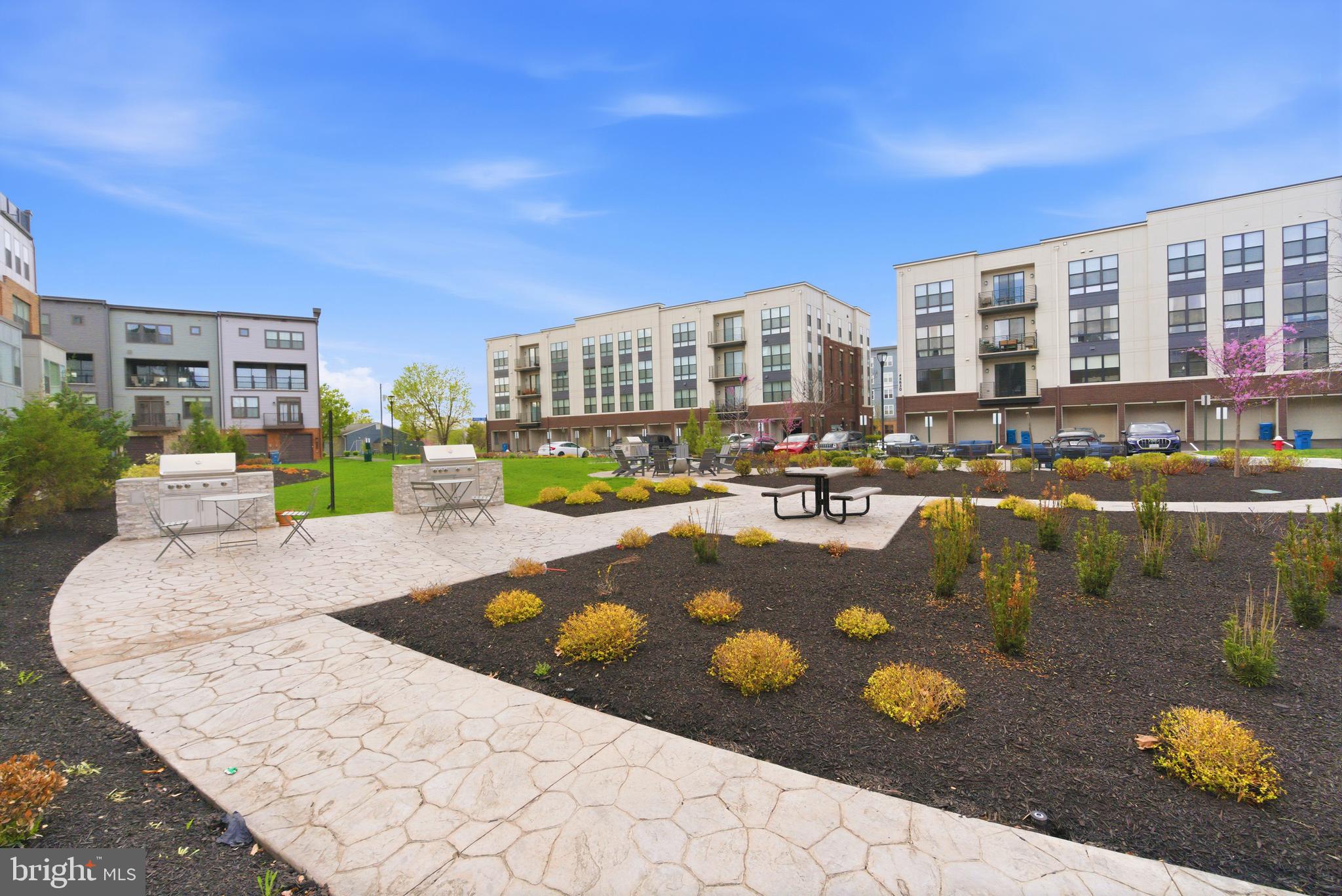 43748 Transit Square Ashburn, VA 20147 - Photo 42 of 43 Community View#4