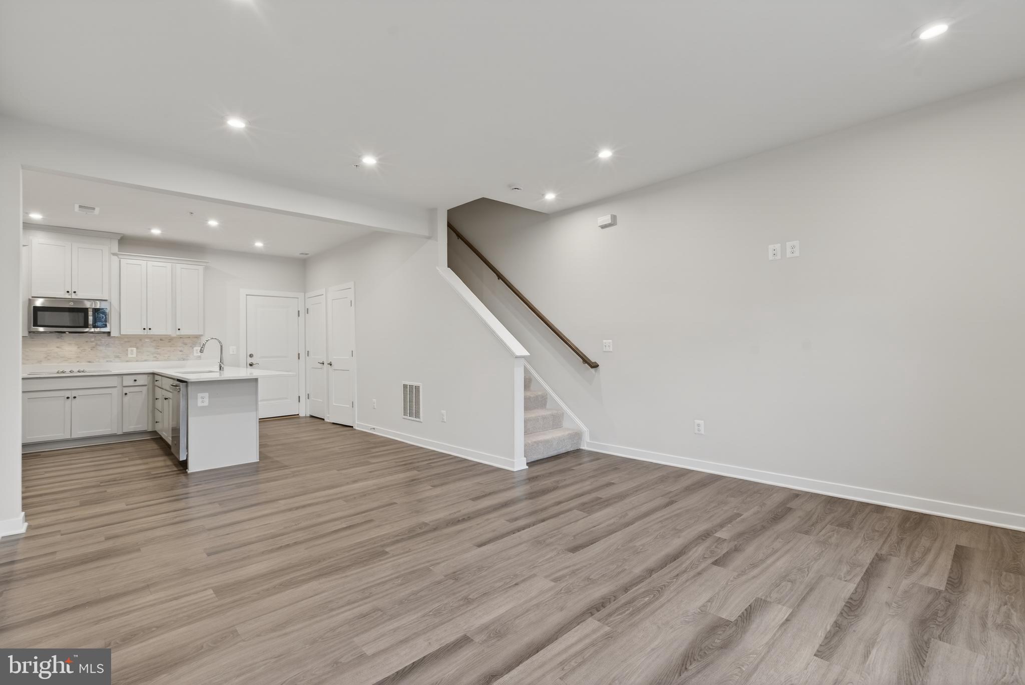 43748 Transit Square Ashburn, VA 20147 - Photo 7 of 43 Living Room