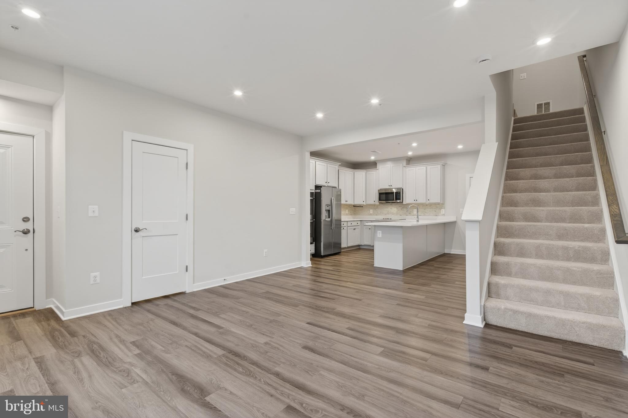 43748 Transit Square Ashburn, VA 20147 - Photo 8 of 43 Living Room