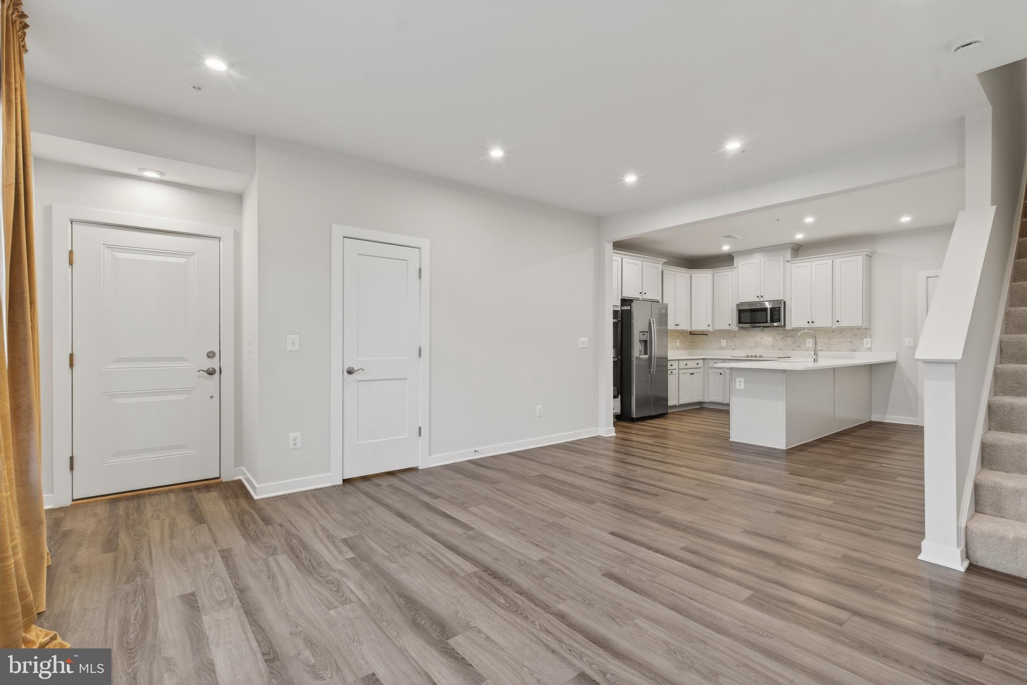 43748 Transit Square Ashburn, VA 20147 - Photo 9 of 43 Living Room View#2